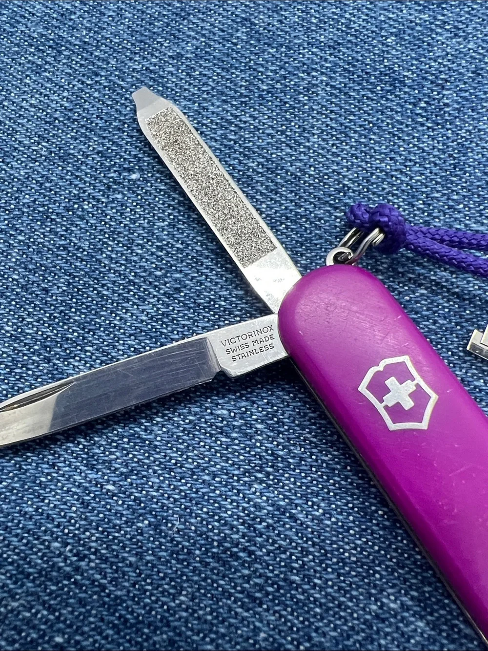 Victorinox classic swiss